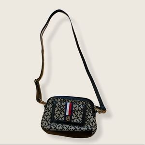 BRAND NEW Tommy Hilfiger purse